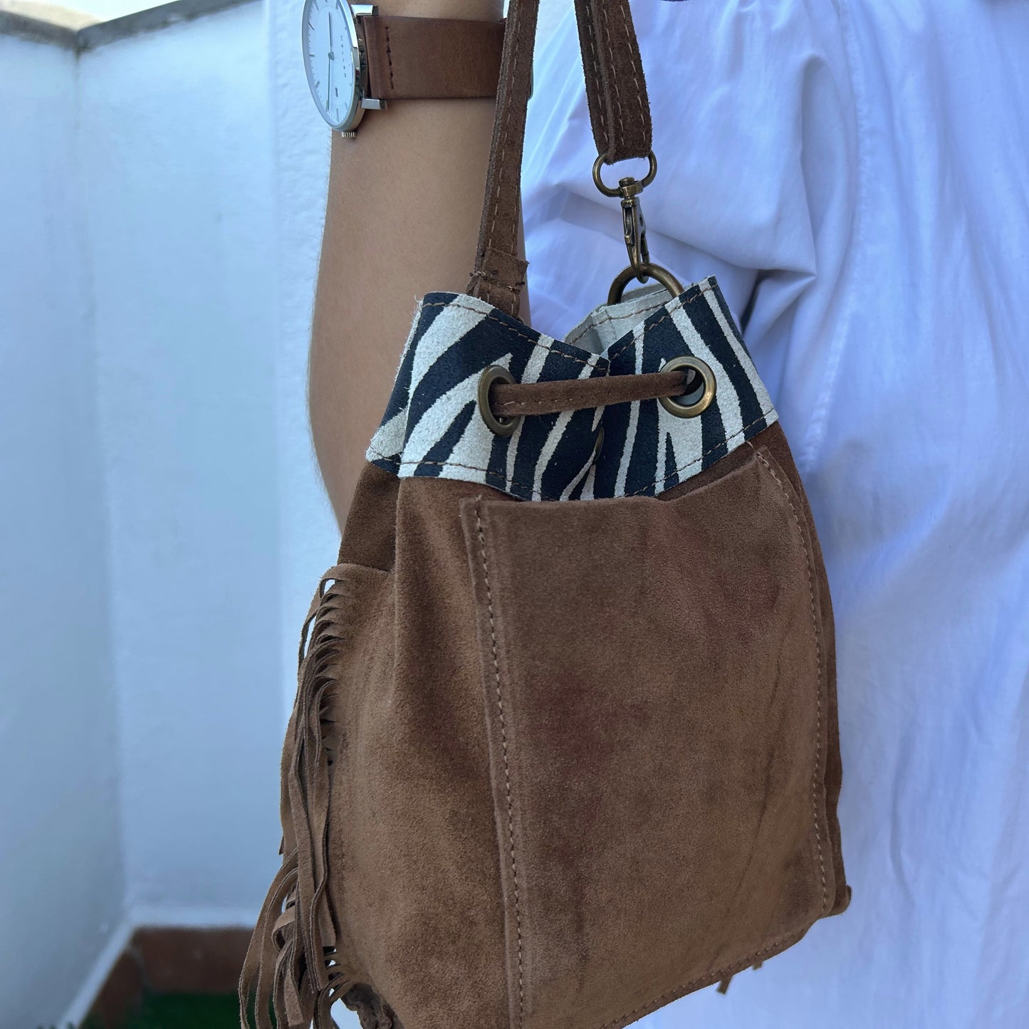 Bolso bombonera marrón y cebra con flecos personalizado